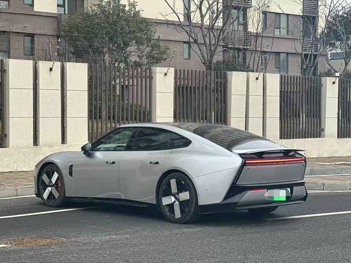 Фото 8 - XPeng P7