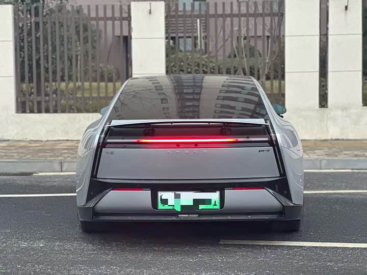 Фото 9 - XPeng P7