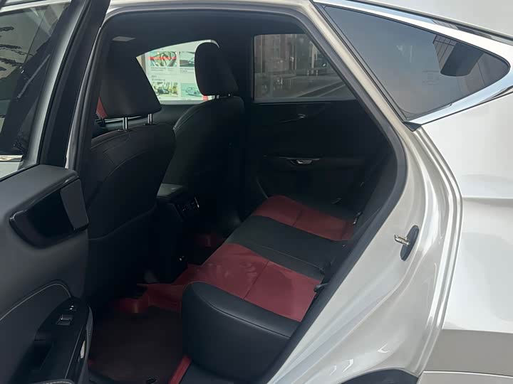 Фото 5 - Lexus NX