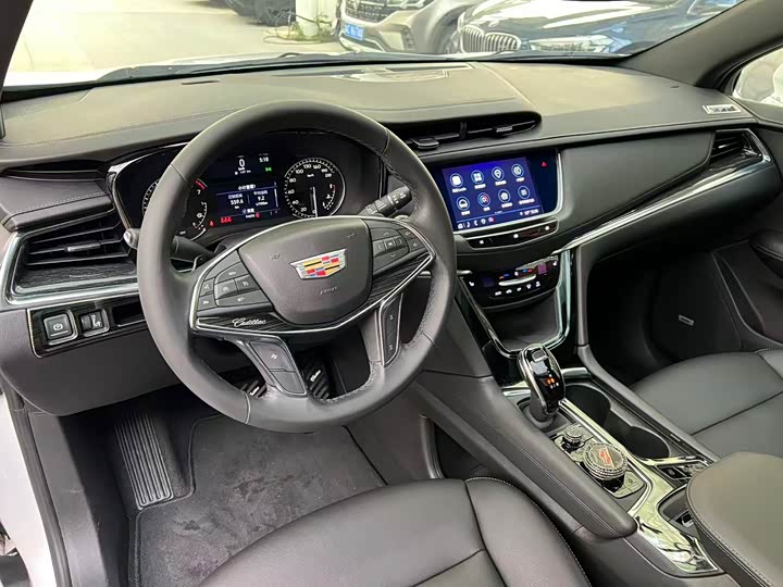 Фото 4 - Cadillac XT5