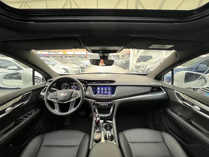 Фото 7 - Cadillac XT5