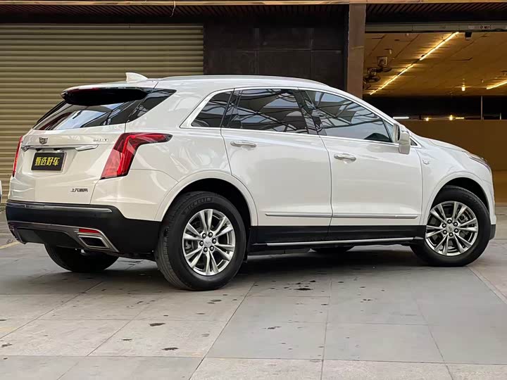 Фото 8 - Cadillac XT5
