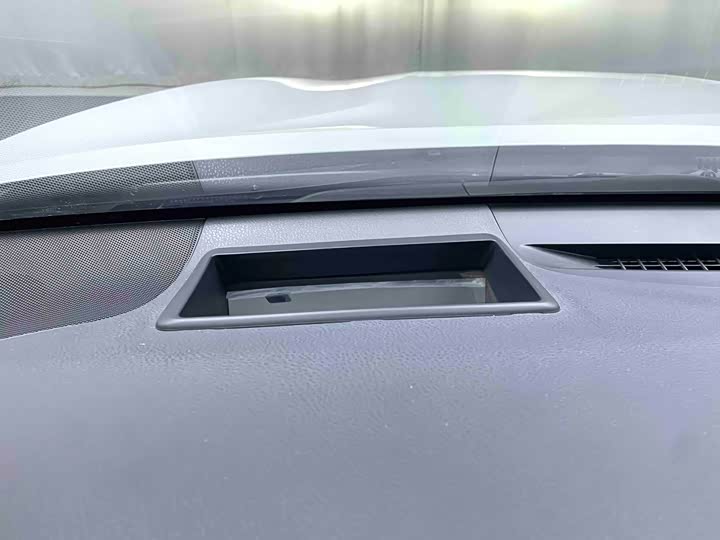 Фото 8 - Toyota Camry