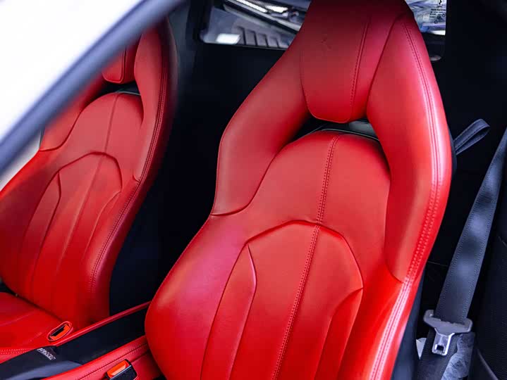 Фото 9 - Ferrari F8