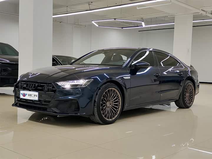 Фото 1 - Audi A7L