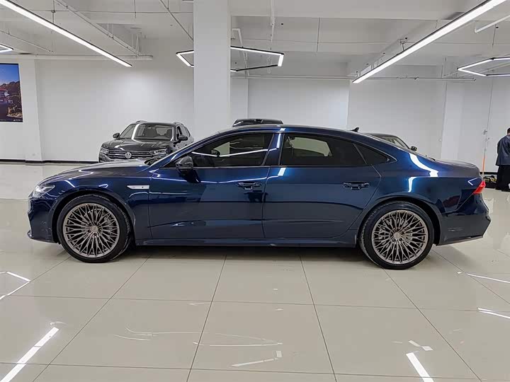 Фото 3 - Audi A7L