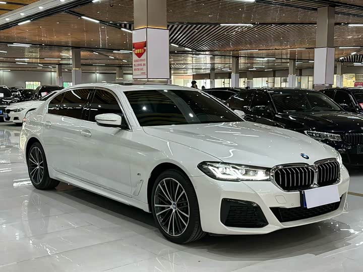 Фото 3 - BMW 5 Series