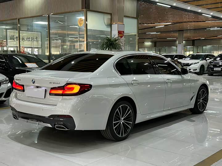 Фото 6 - BMW 5 Series