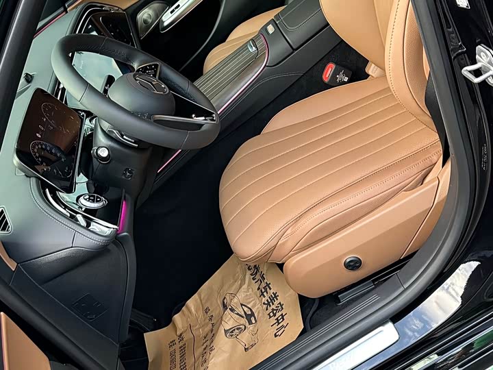 Photo 4 - Mercedes-Benz E-Class