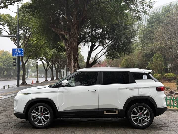 Фото 7 - Geely Icon