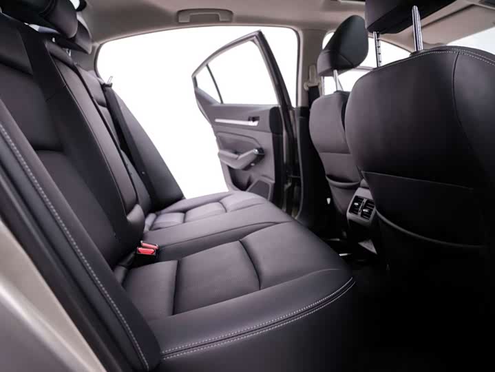 Фото 2 - Nissan Teana