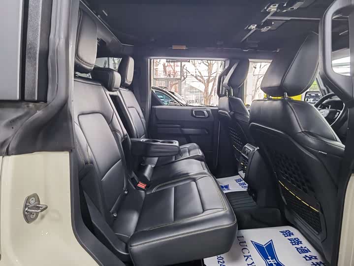 Фото 9 - Ford Bronco