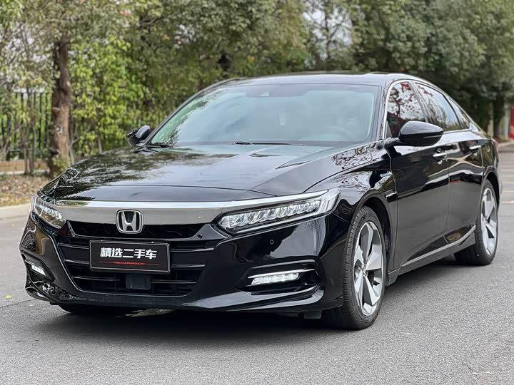 Фото 1 - Honda Accord
