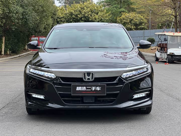 Фото 2 - Honda Accord