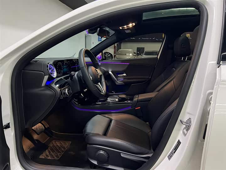 Фото 8 - Mercedes-Benz A-Class