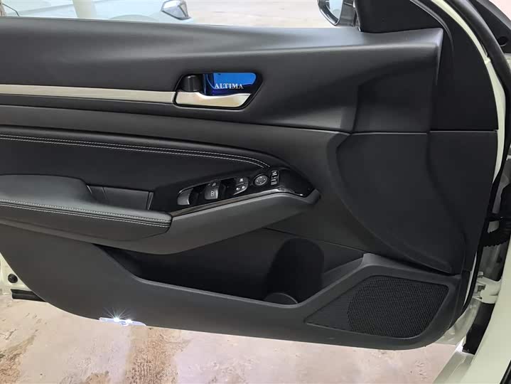 Фото 7 - Nissan Teana