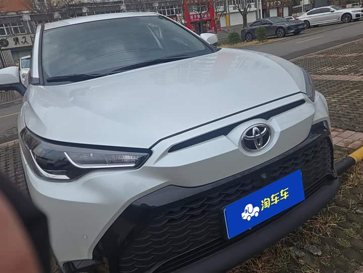 Photo 2 - Toyota Frontlander