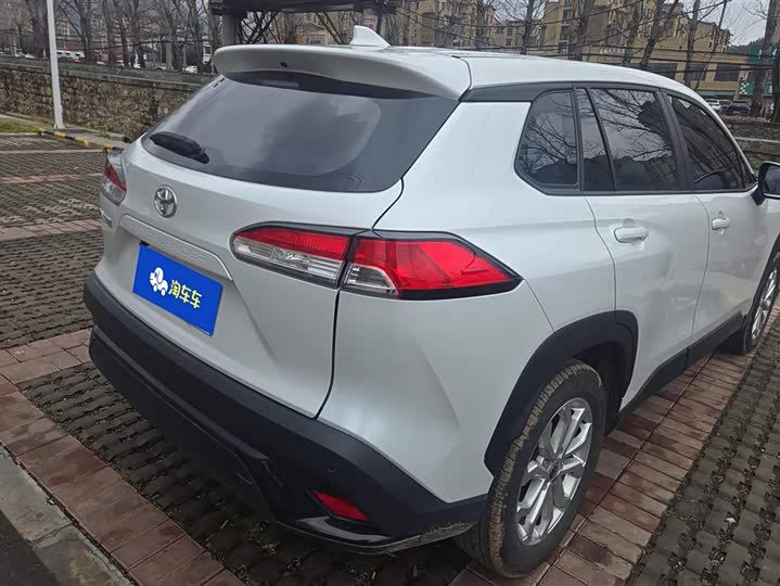 Photo 3 - Toyota Frontlander