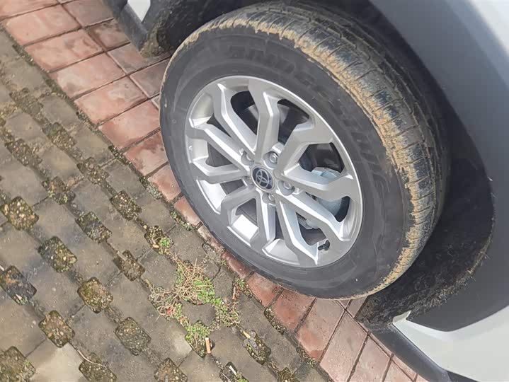 Photo 6 - Toyota Frontlander