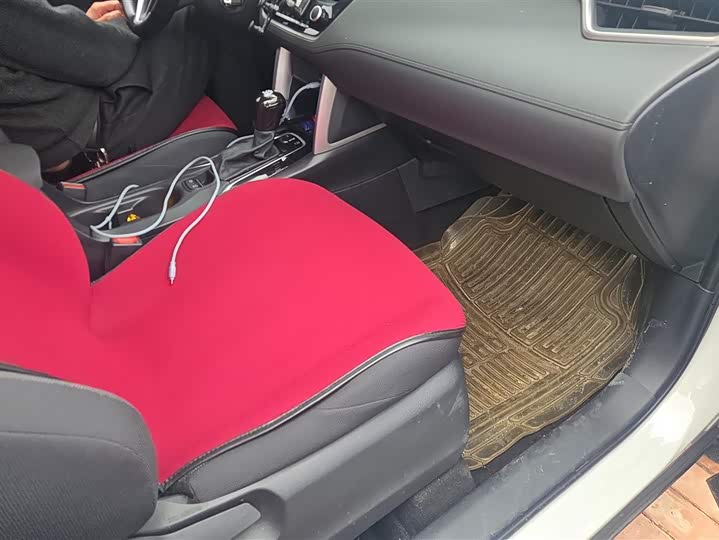 Photo 8 - Toyota Frontlander