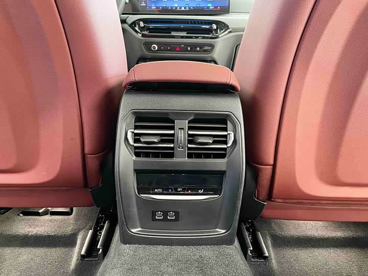 Photo 8 - BMW 3 Series