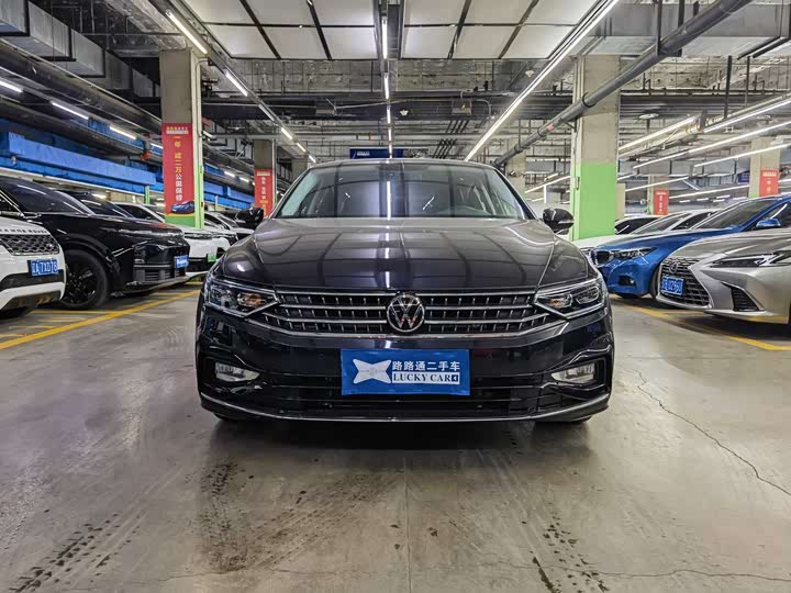 Фото 2 - Volkswagen Magotan