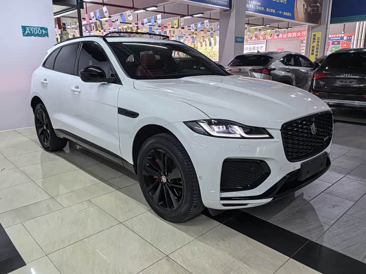Фото 3 - Jaguar F-Pace