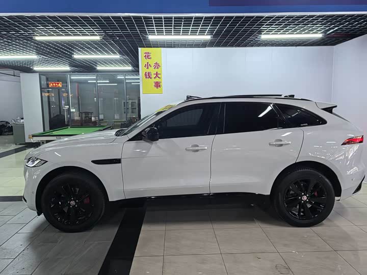 Фото 4 - Jaguar F-Pace