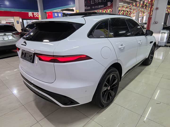Фото 6 - Jaguar F-Pace