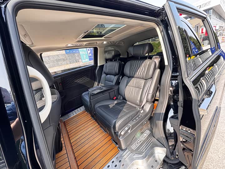 Фото 6 - Honda Elysion