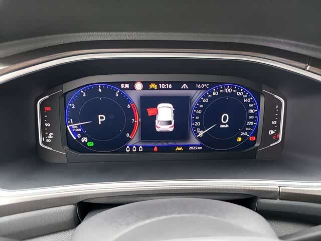 Фото 8 - Volkswagen T-Roc