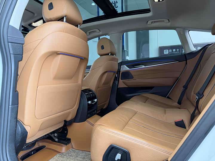 Фото 5 - BMW 6 Series GT