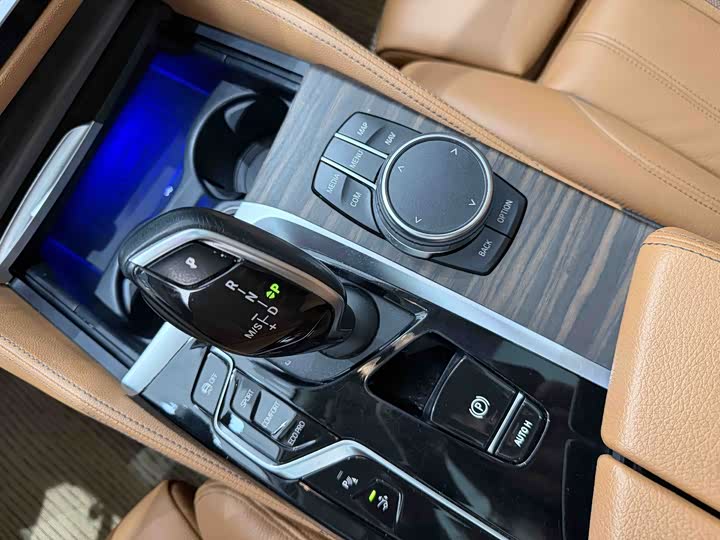 Фото 9 - BMW 6 Series GT