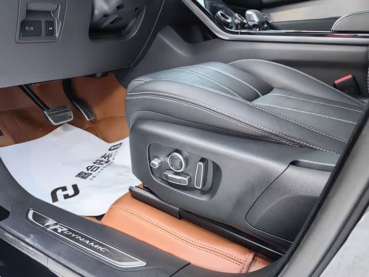 Фото 6 - Land Rover Range Rover Velar