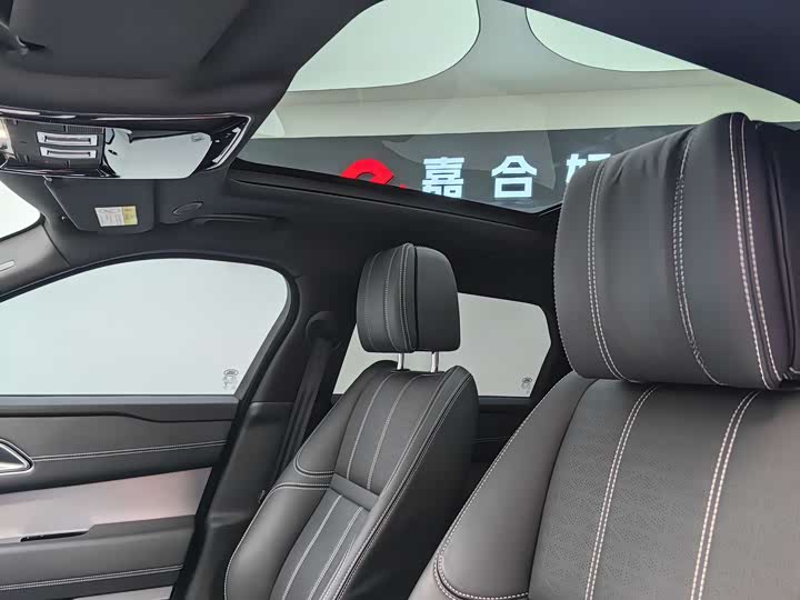 Фото 8 - Land Rover Range Rover Velar