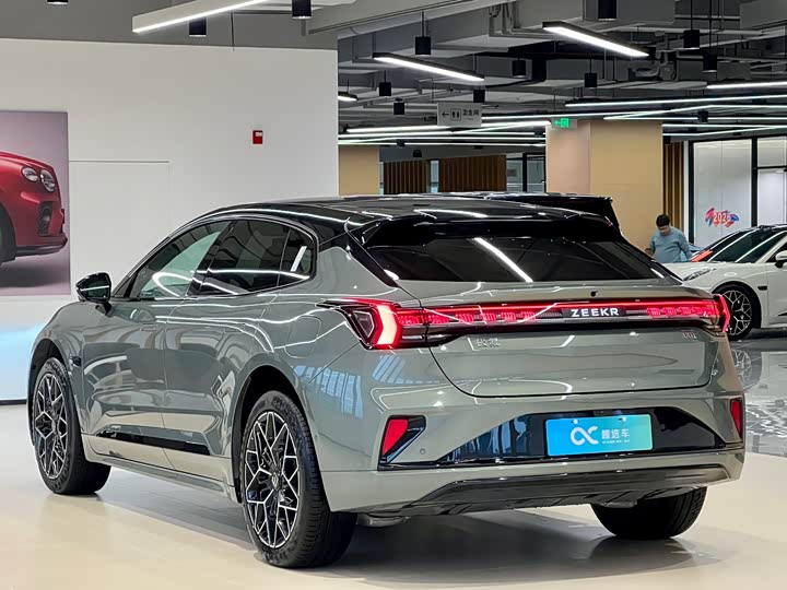 Photo 5 - Zeekr 001