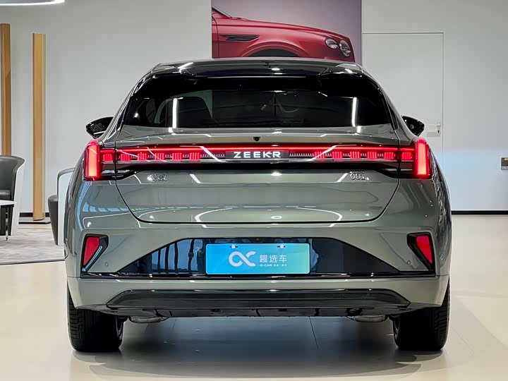 Photo 6 - Zeekr 001