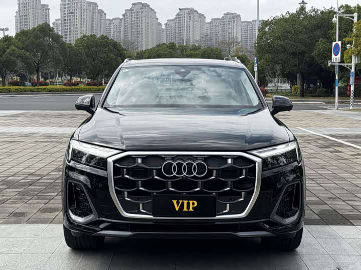 Фото 2 - Audi Q7