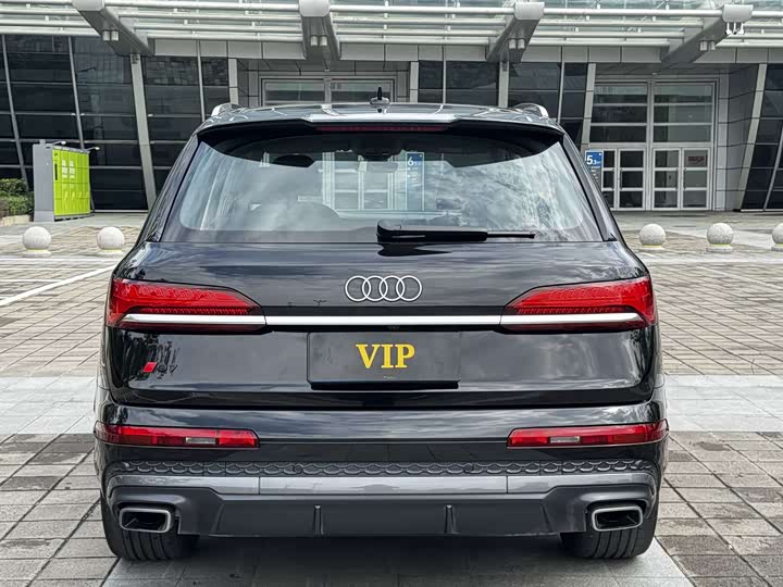 Фото 5 - Audi Q7