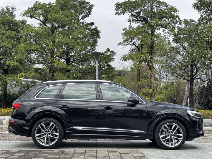 Фото 7 - Audi Q7