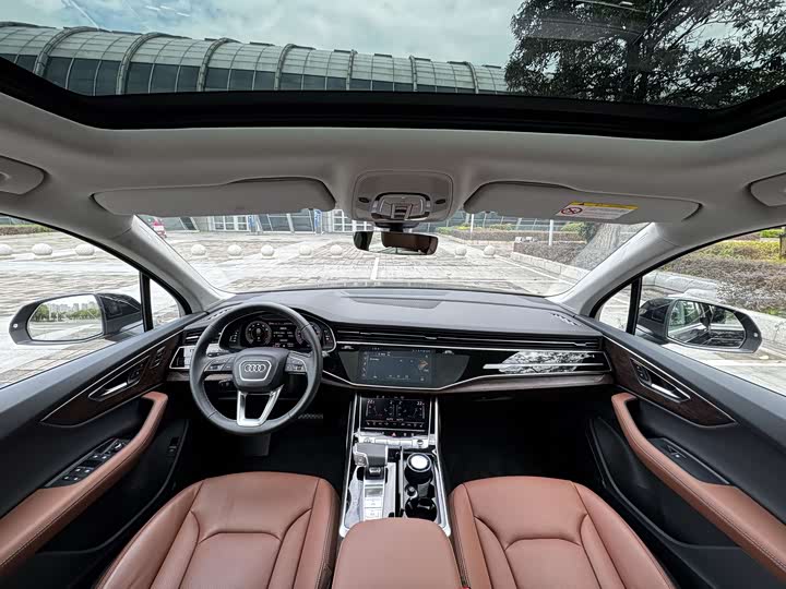 Фото 9 - Audi Q7