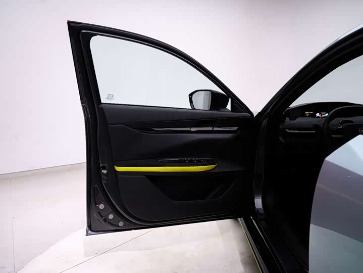 Фото 4 - Changan UNI-V