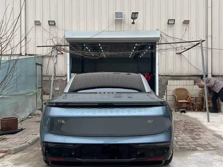 Фото 4 - Zeekr 007