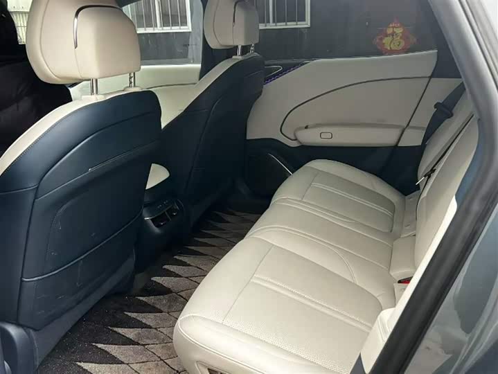 Фото 6 - Zeekr 007