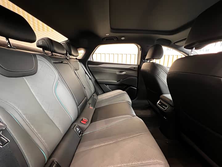 Фото 9 - BYD Qin L