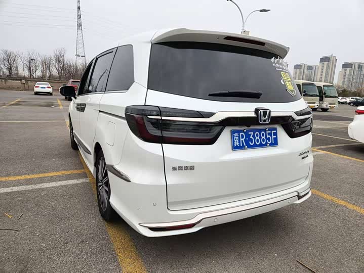 Фото 6 - Honda Elysion