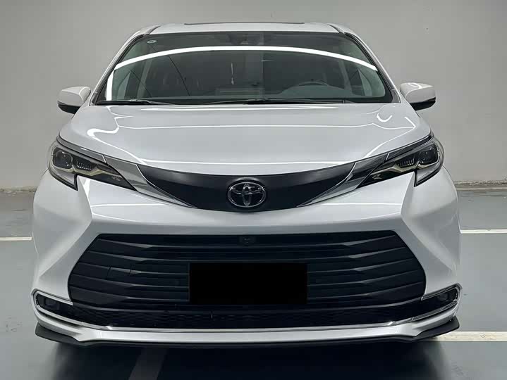 Фото 2 - Toyota Sienna