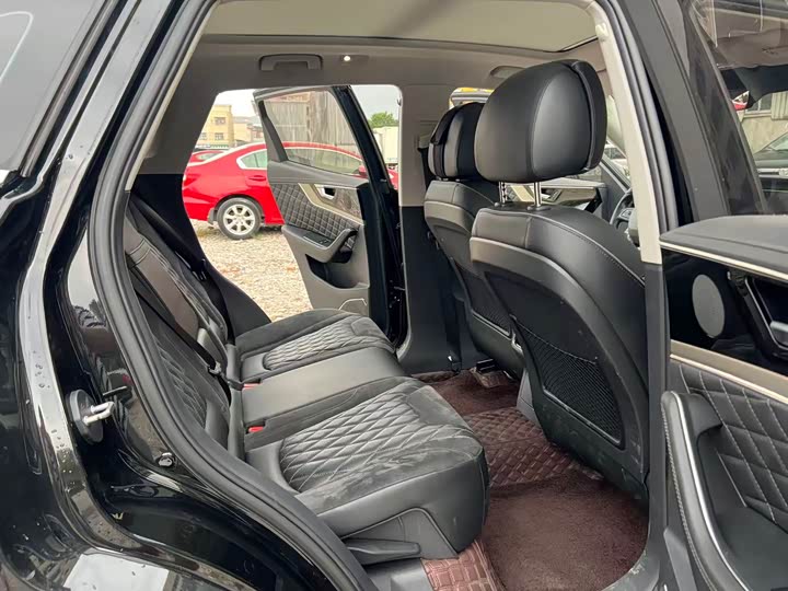 Photo 5 - Hongqi HS5