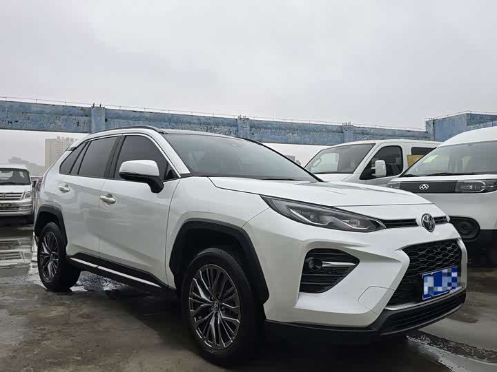 Фото 3 - Toyota Wildlander