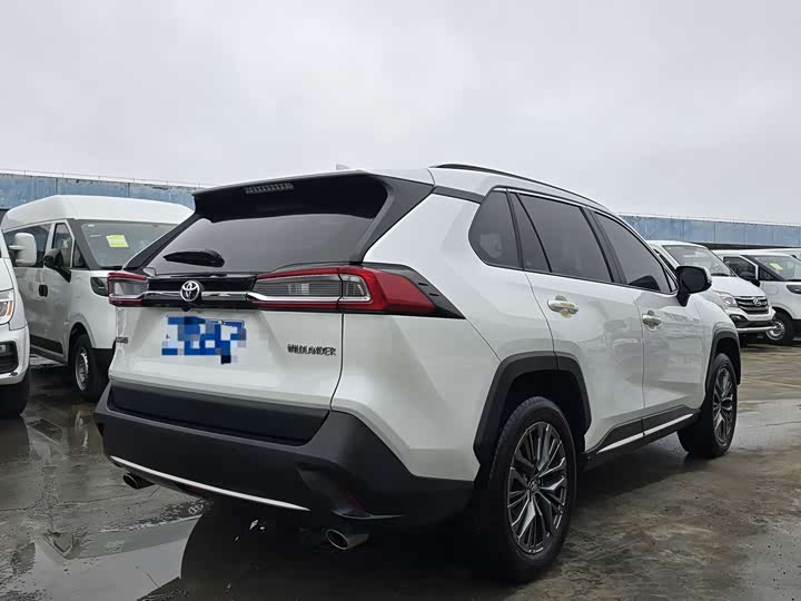 Фото 4 - Toyota Wildlander